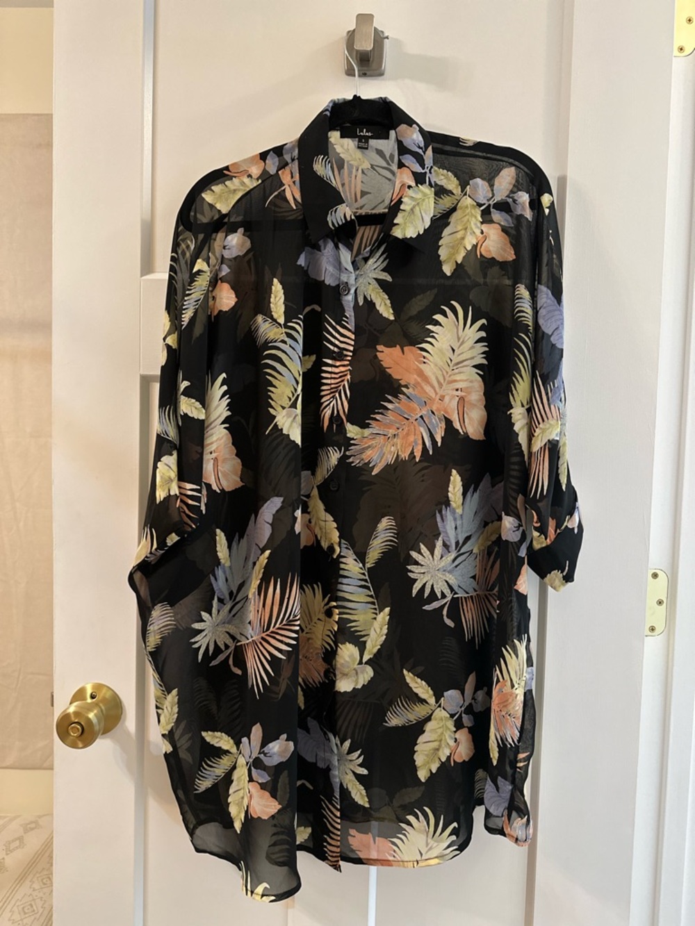 Lulu's Black Tropical Print Button-Down Shirt oversized brand new